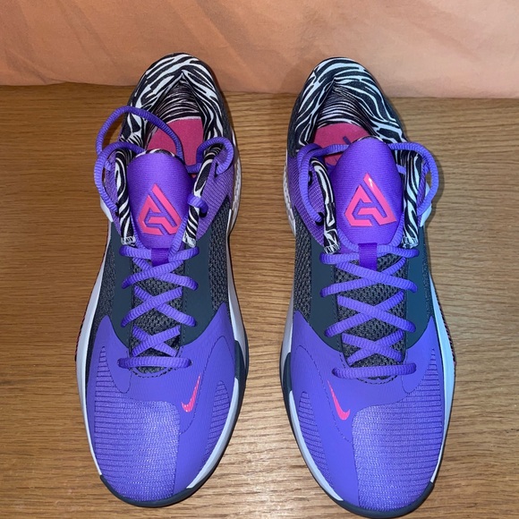 Zoom Freak 4 Size 9.5 basketball shoes - Picture 5 of 5